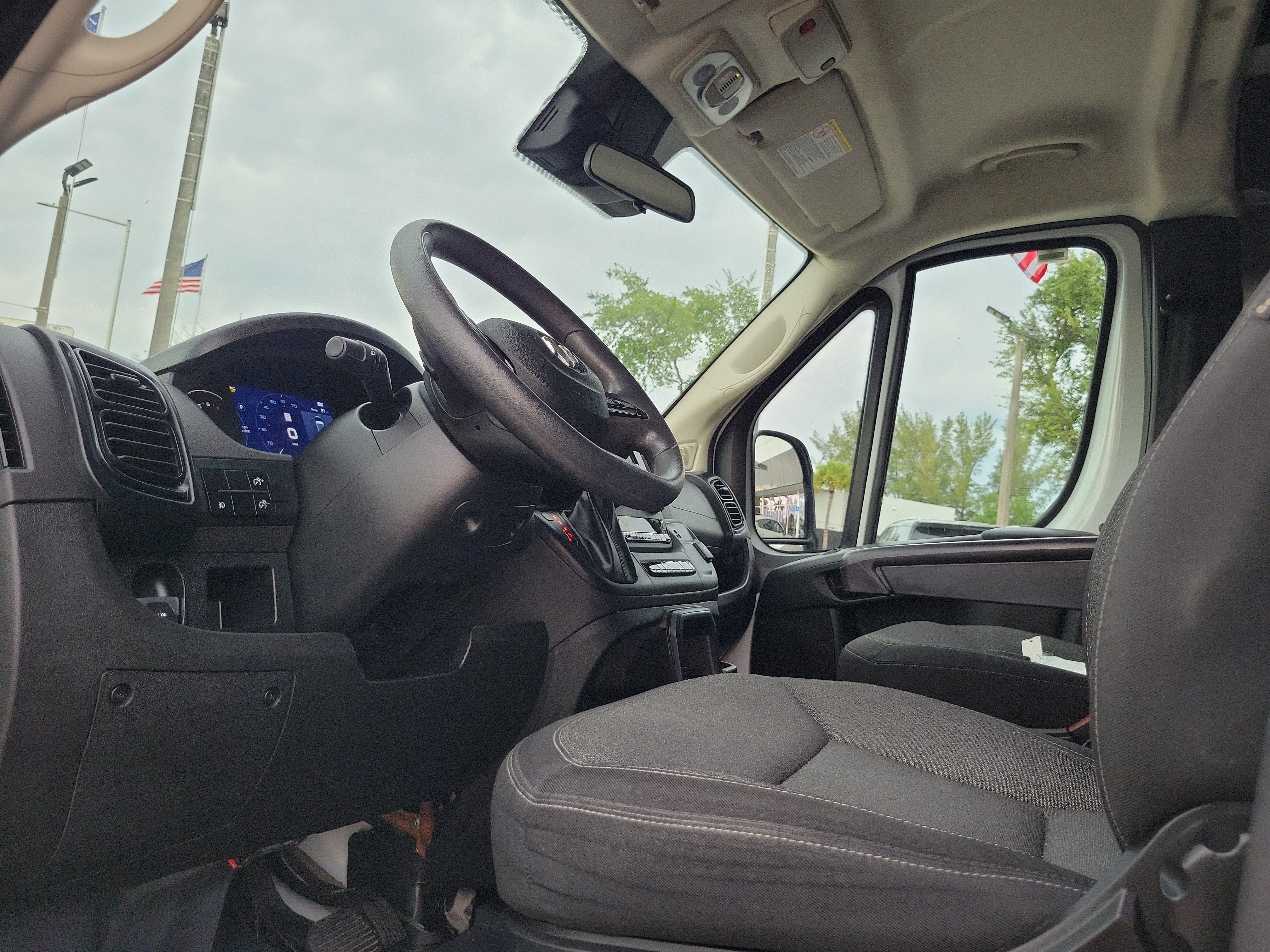 Used 2025 RAM ProMaster 2500 w/ U-Haul Equipment Group FWD image 9
