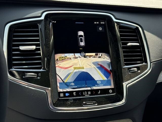 New 2024 Volvo XC90 T8 Ultimate w/ Protection Package Premier AWD/4WD image 12