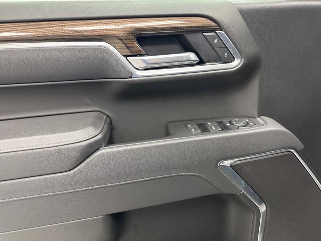 Used 2025 Chevrolet Silverado 1500 LT image 9