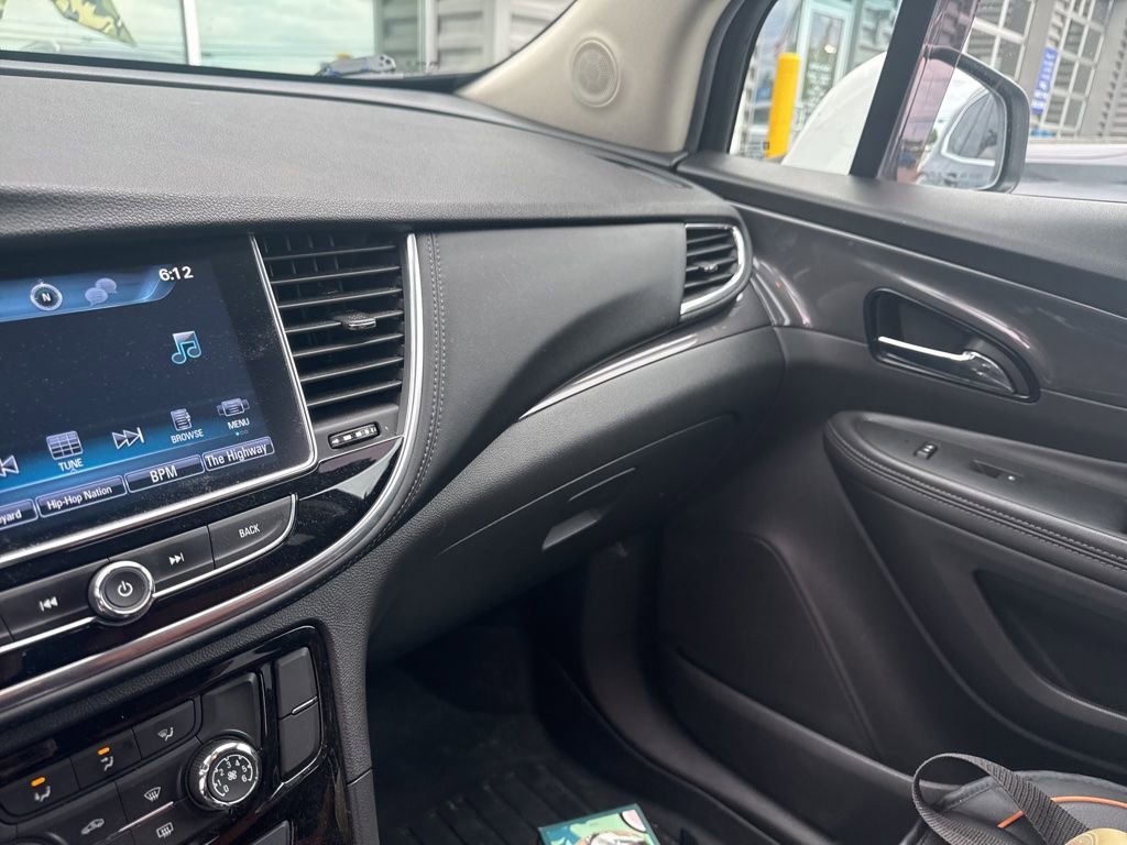 Used 2021 Buick Encore Preferred AWD/4WD image 16
