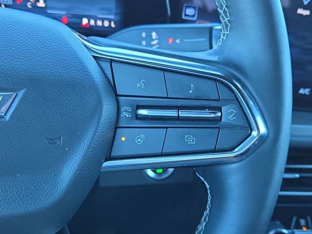Used 2025 Chevrolet Traverse LT image 24