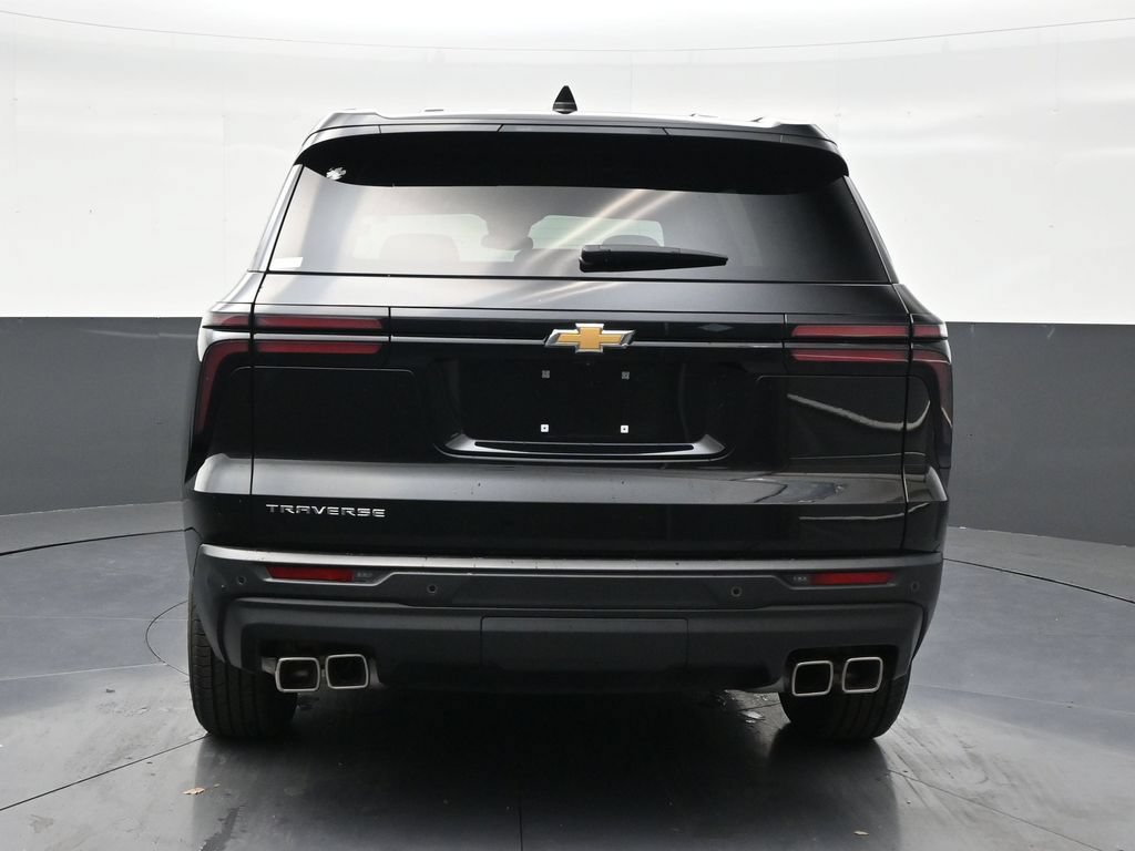 Used 2025 Chevrolet Traverse LT FWD image 4