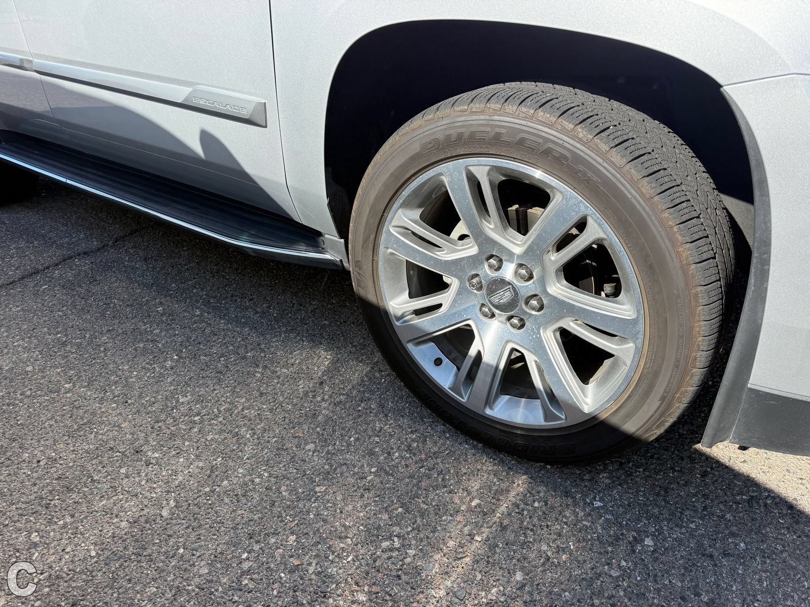 Certified 2018 Cadillac Escalade Luxury AWD/4WD image 6