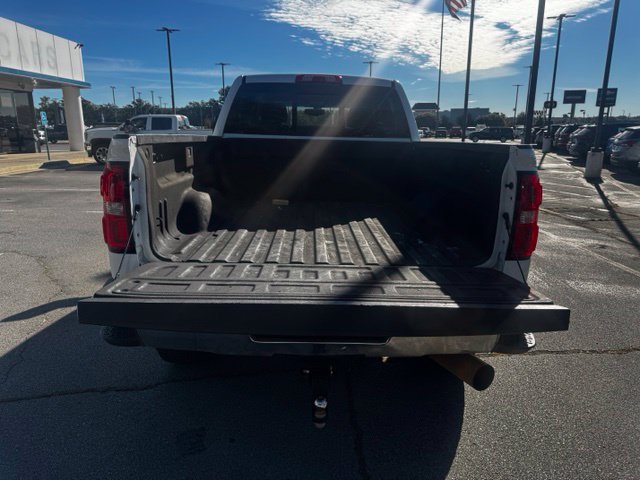 Used 2017 GMC Sierra 2500 SLT w/ Duramax Plus Package AWD/4WD image 6