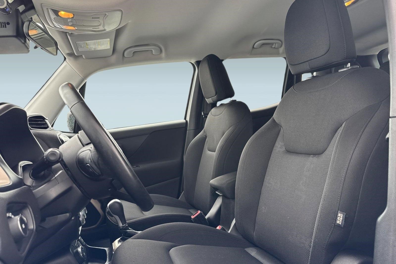 Used 2017 Jeep Renegade Latitude image 21