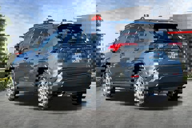 Certified 2022 Toyota RAV4 XLE w/ Convenience Package image 7