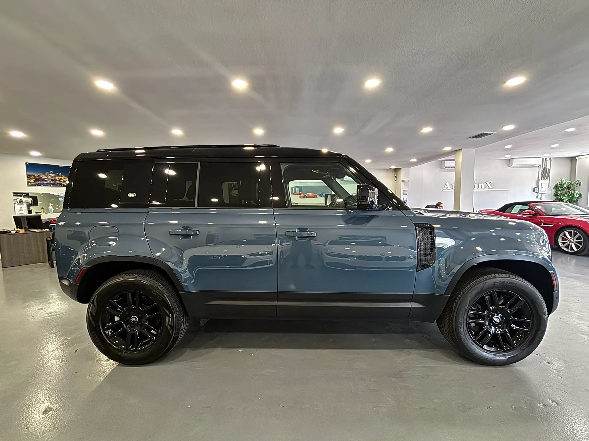 Used 2023 Land Rover Defender 110 S AWD/4WD image 8