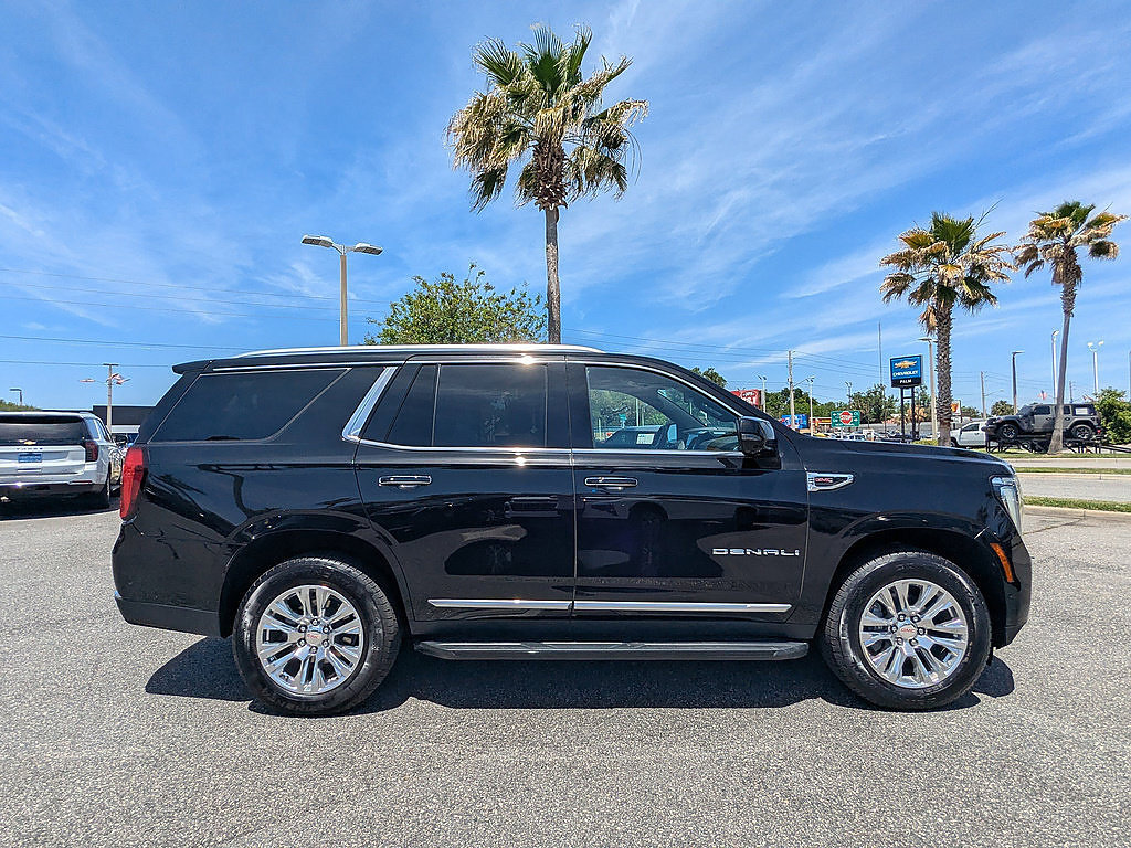 Certified 2025 GMC Yukon Denali AWD/4WD image 2