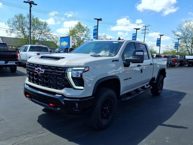 New 2026 Chevrolet Silverado 2500 ZR2 w/ LPO, Dark Essentials Package AWD/4WD image 4