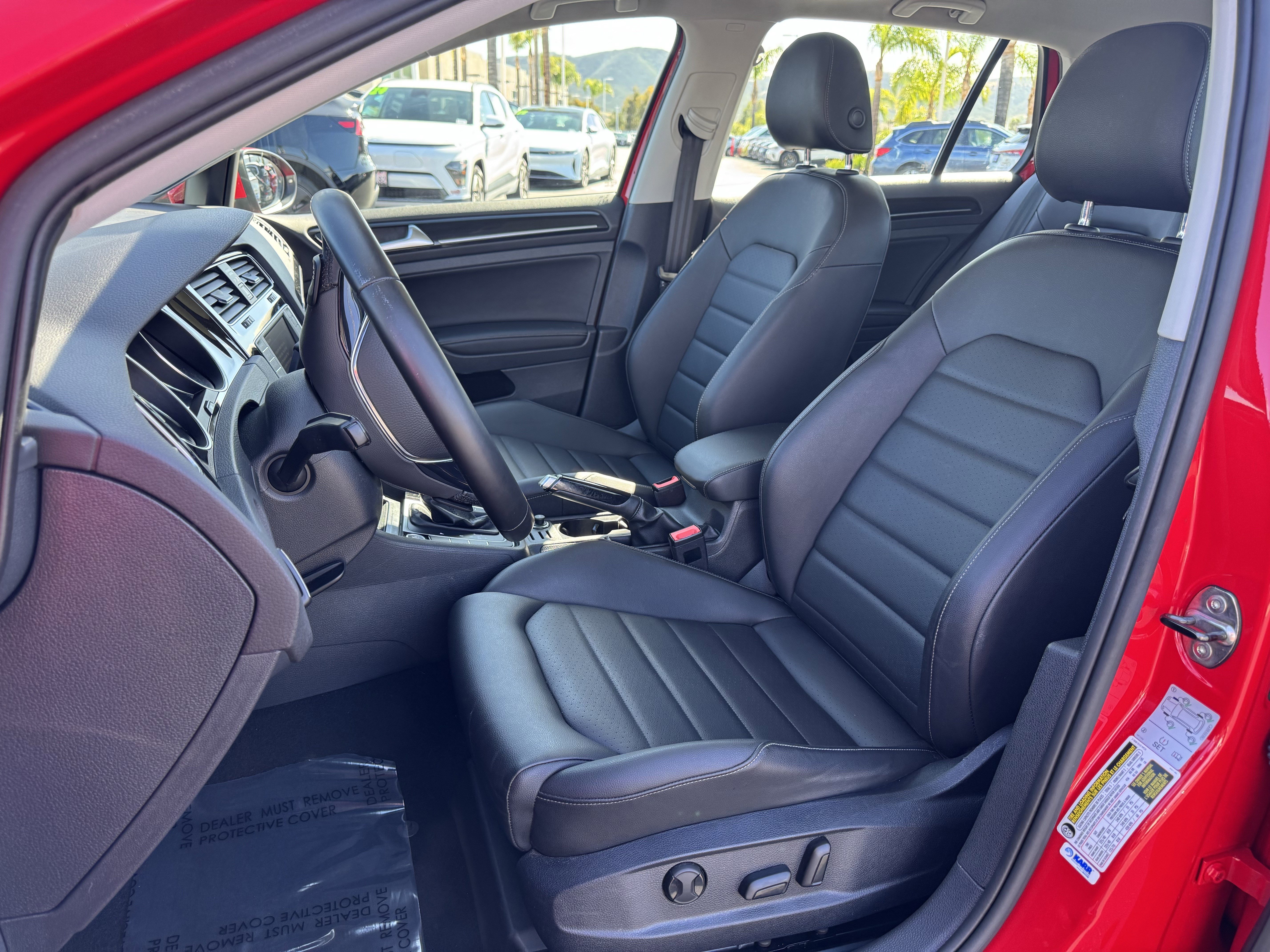 Used 2017 Volkswagen Golf SEL FWD image 16