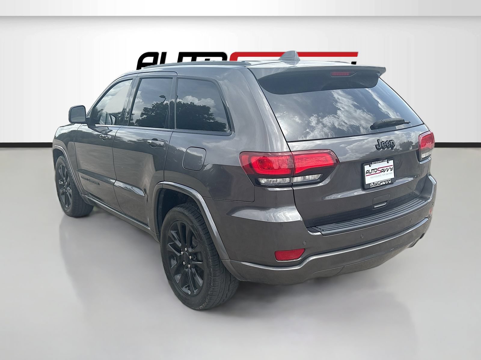 Used 2020 Jeep Grand Cherokee Altitude RWD image 5