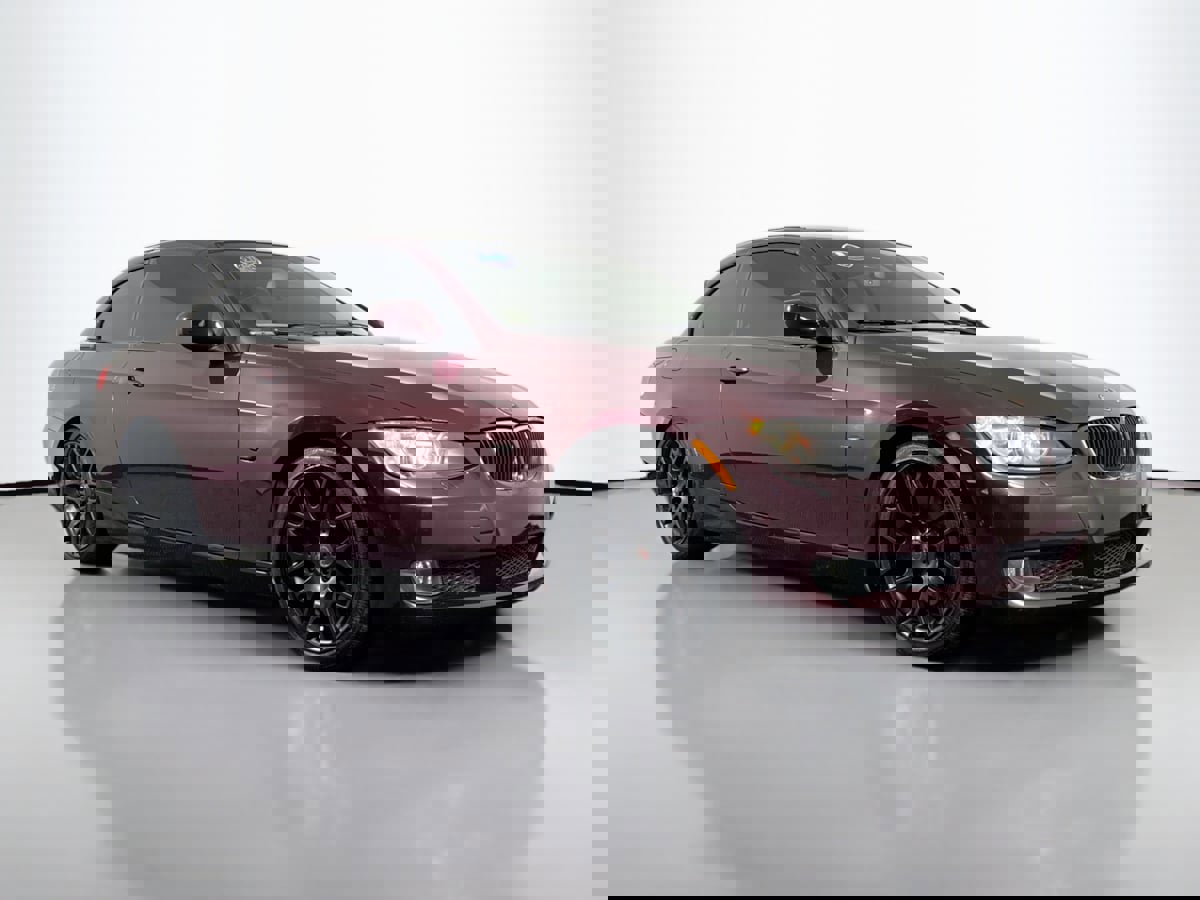 Used 2010 BMW 328i Convertible image 3