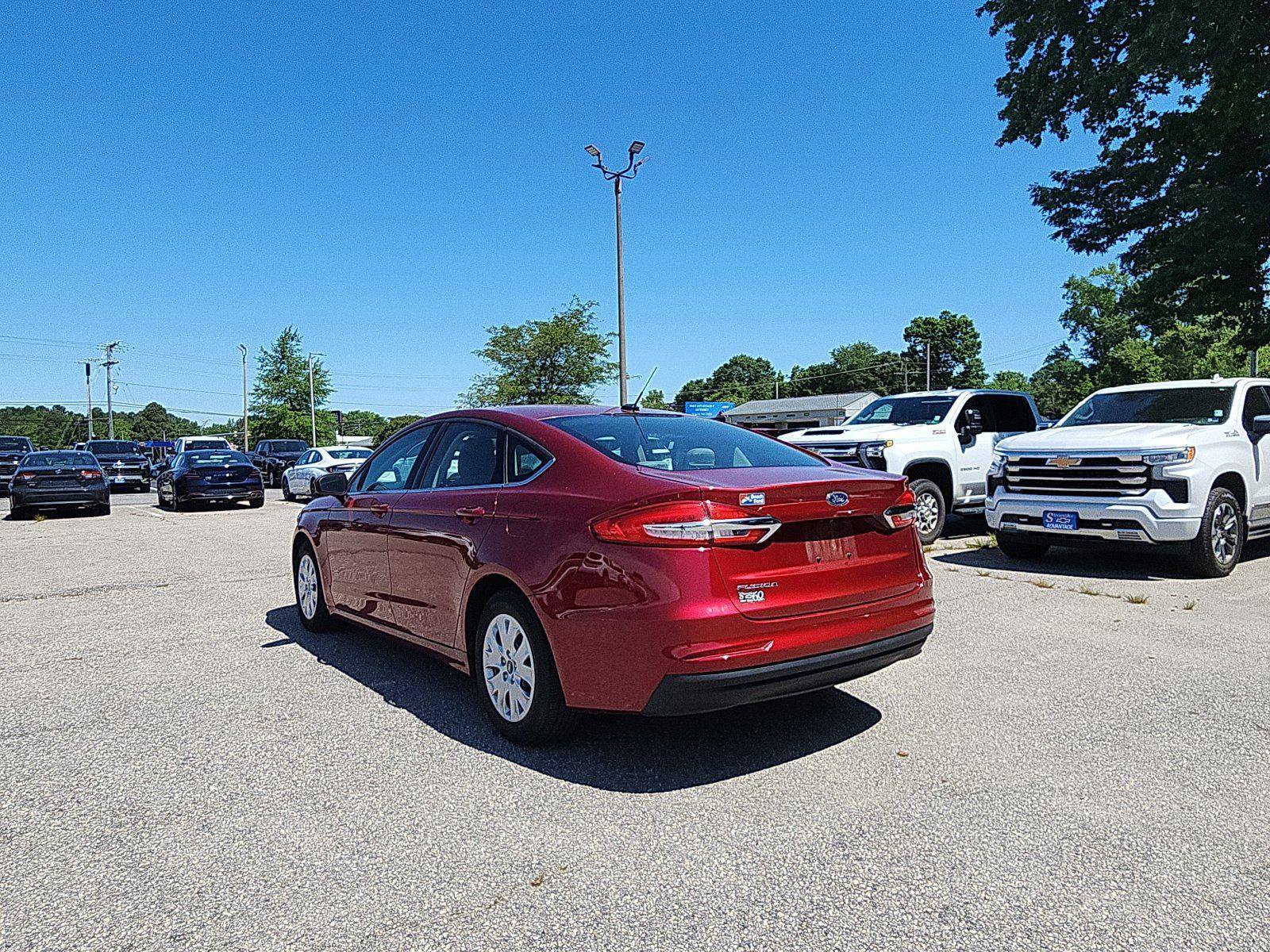 Used 2019 Ford Fusion S FWD image 3