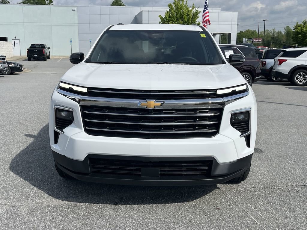 New 2025 Chevrolet Traverse LT image 3