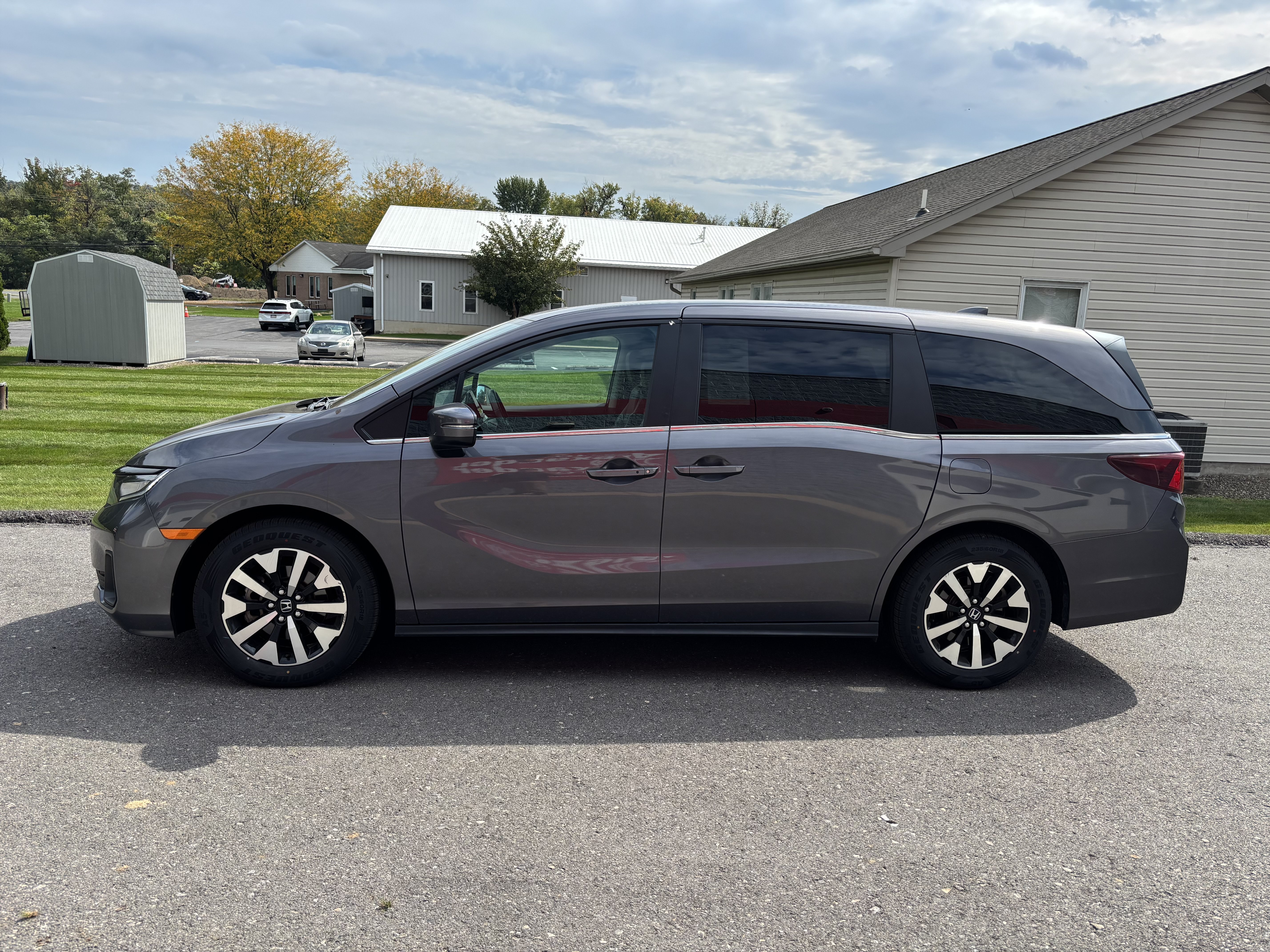 Used 2025 Honda Odyssey EX-L image 7
