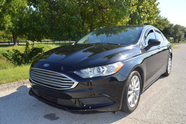 Used 2017 Ford Fusion SE w/ Fusion SE Technology Package