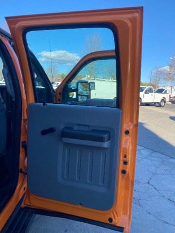 Used 2013 Ford F550 Full Dump and Plows w/ Payload Upgrade Pkg image 16