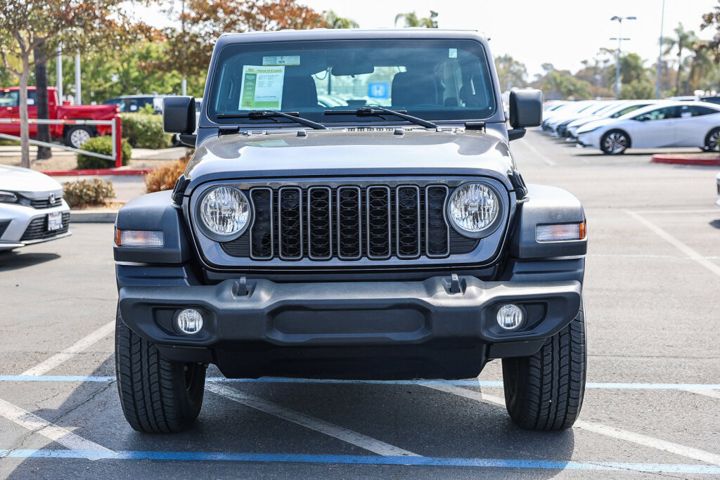 Used 2024 Jeep Wrangler Unlimited Sport AWD/4WD image 15