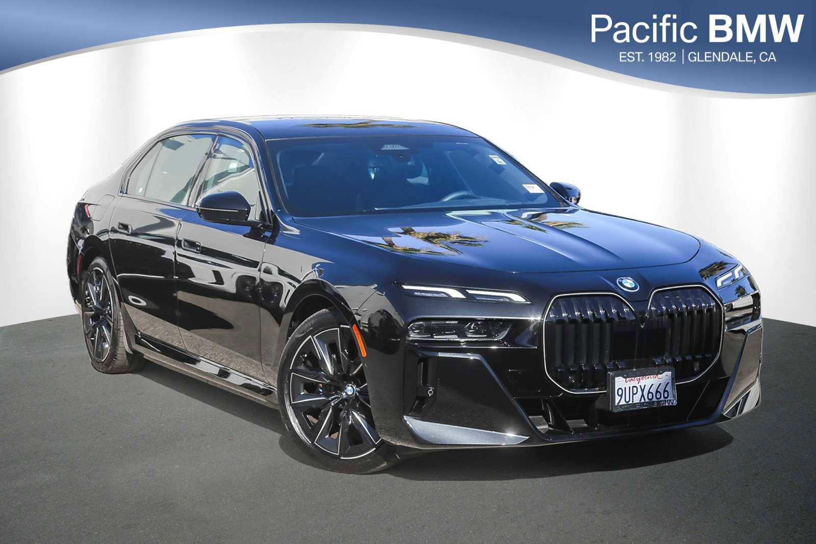 Used 2026 BMW 750e xDrive w/ Premium Package image 1