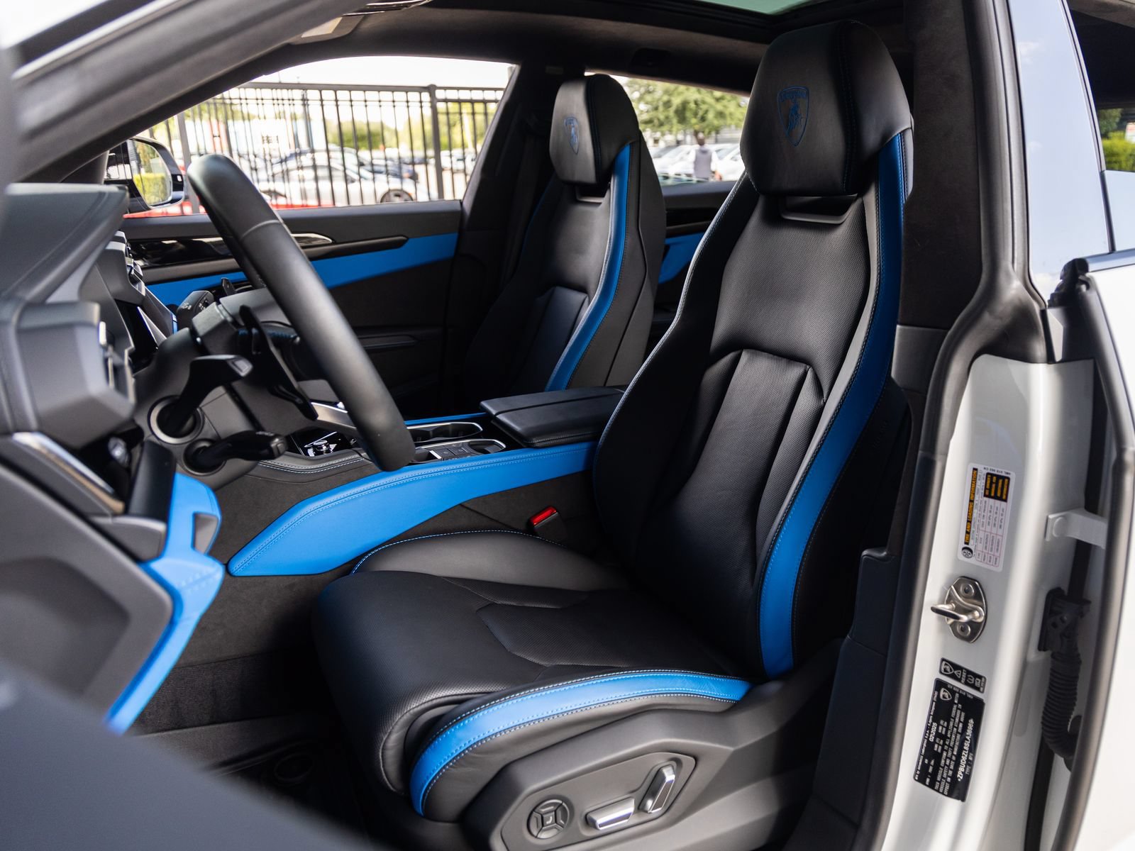 Used 2025 Lamborghini Urus S AWD/4WD image 27
