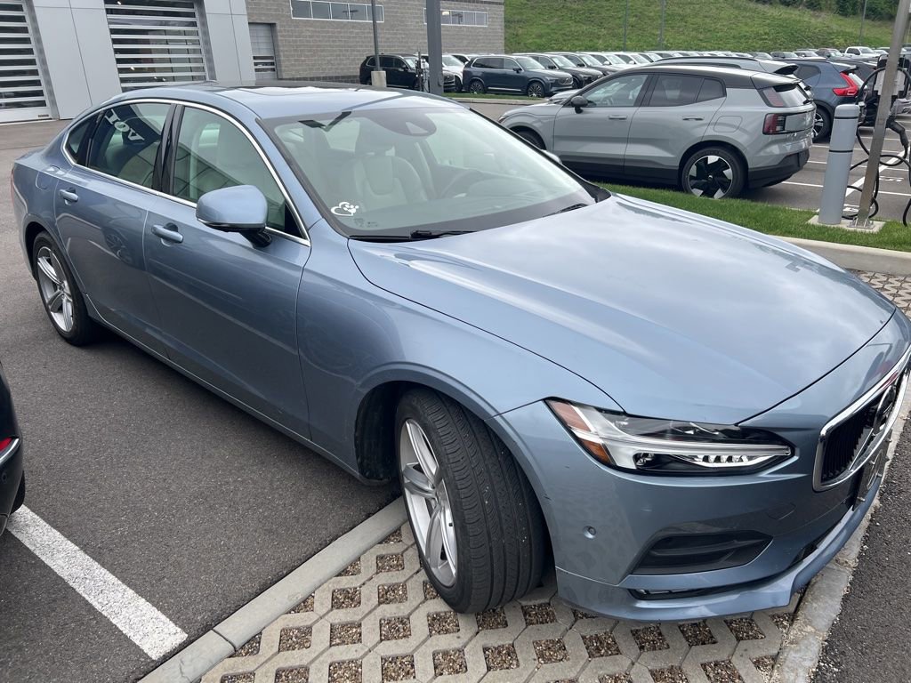 Used 2018 Volvo S90 T5 Momentum w/ Convenience Package FWD image 9