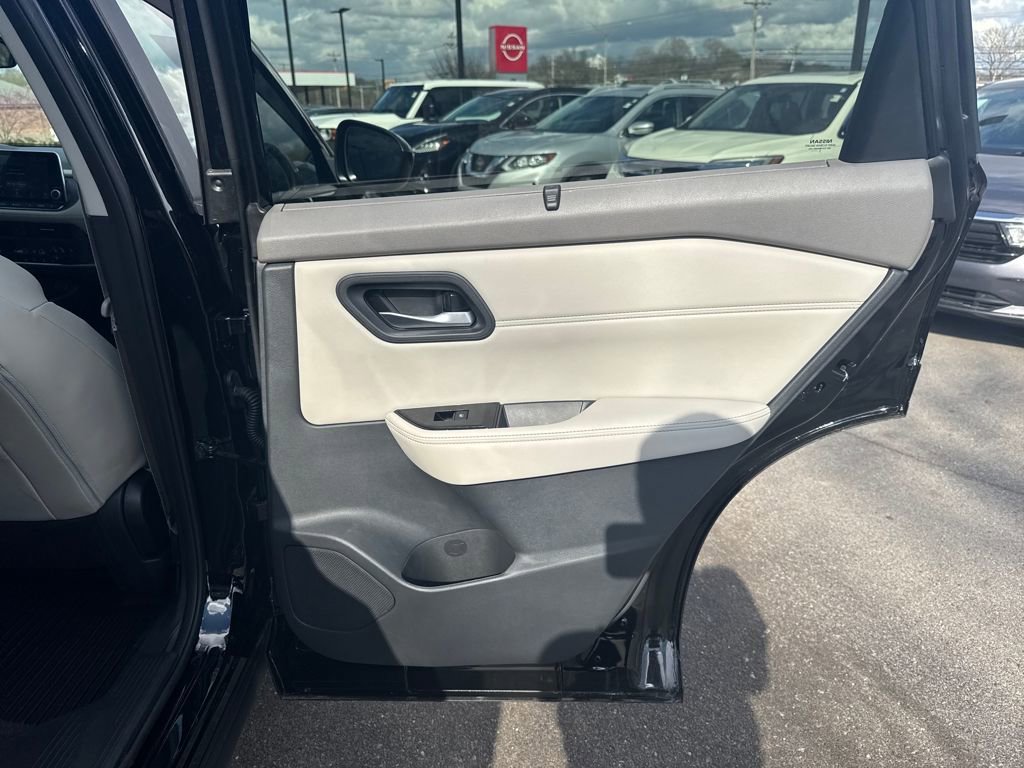 Certified 2026 Nissan Rogue SV w/ SV Premium Package image 43