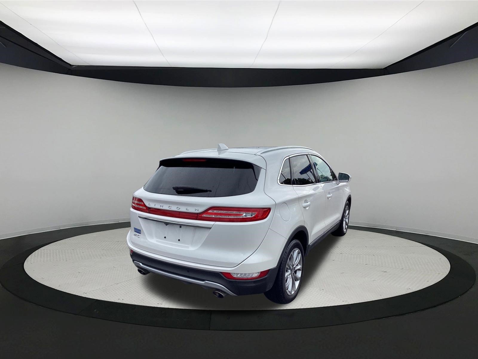 Used 2019 Lincoln MKC Select w/ Select Plus Package AWD/4WD image 8