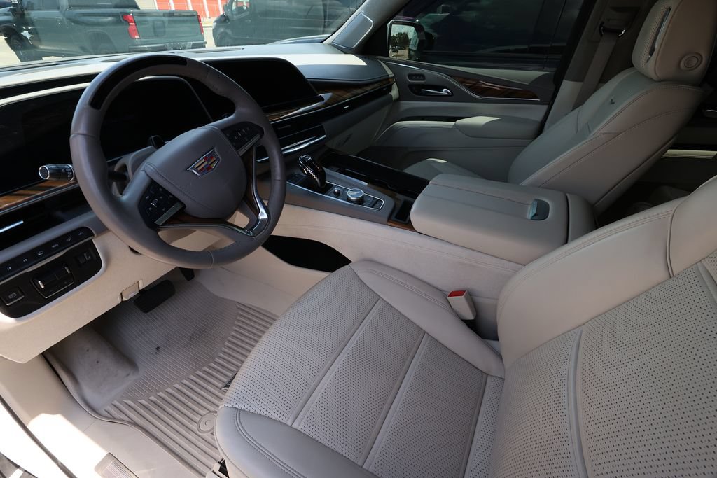 Used 2023 Cadillac Escalade Premium Luxury Platinum AWD/4WD image 9