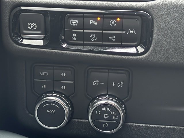 Certified 2025 GMC Yukon AT4 image 26