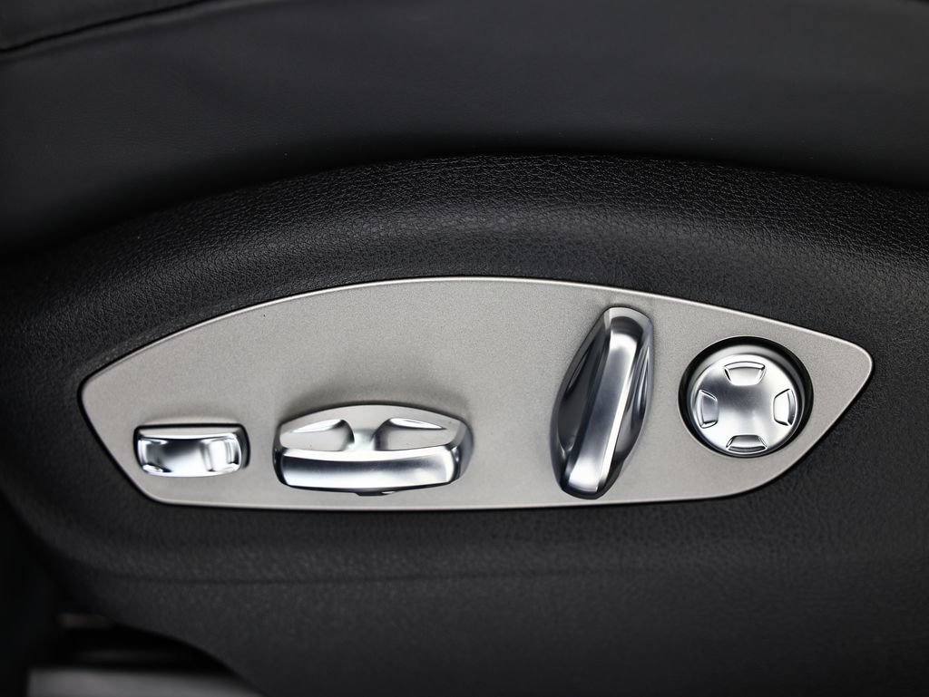 New 2026 Porsche Macan AWD/4WD image 25
