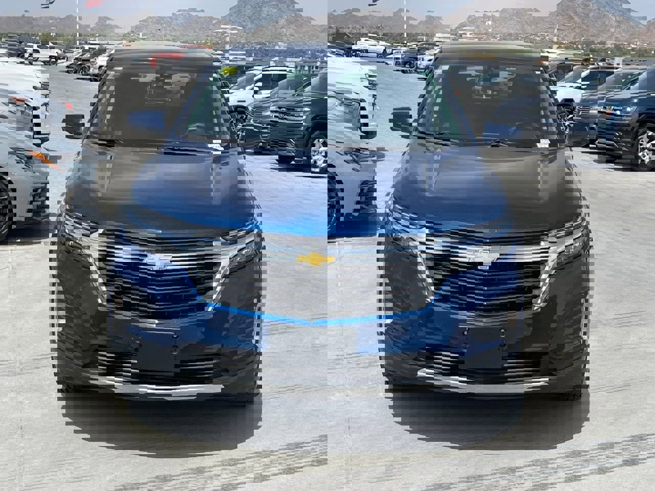 Used 2023 Chevrolet Equinox LT image 2