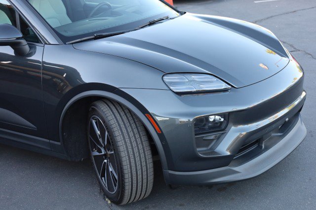 Used 2025 Porsche Macan 4 Electric AWD/4WD image 10