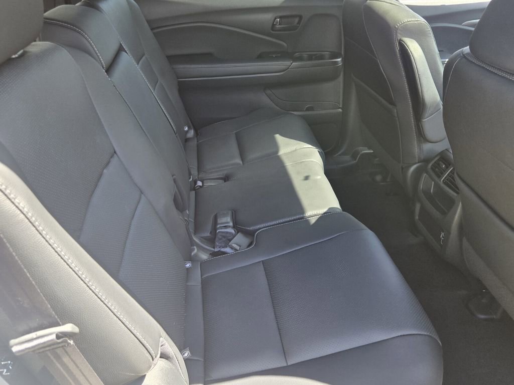 Certified 2023 Honda Passport EX-L image 16