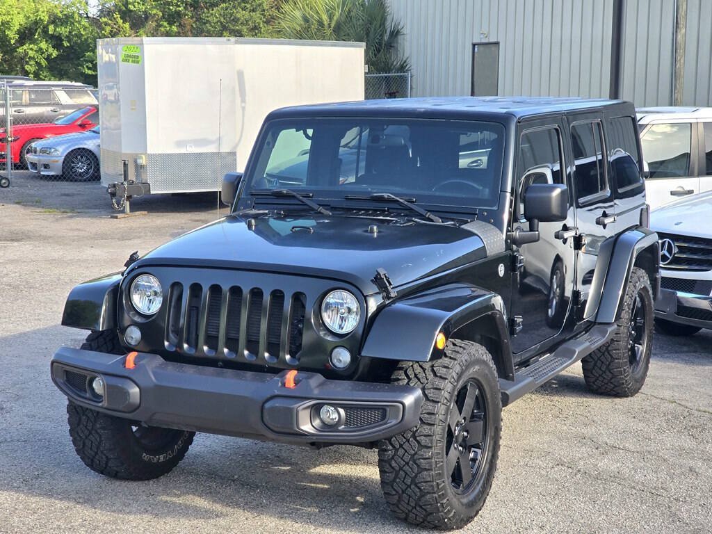 Used 2012 Jeep Wrangler Unlimited Sahara w/ Connectivity Group AWD/4WD image 3