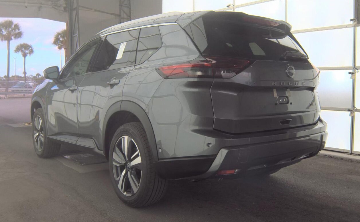 Used 2026 Nissan Rogue SL image 4