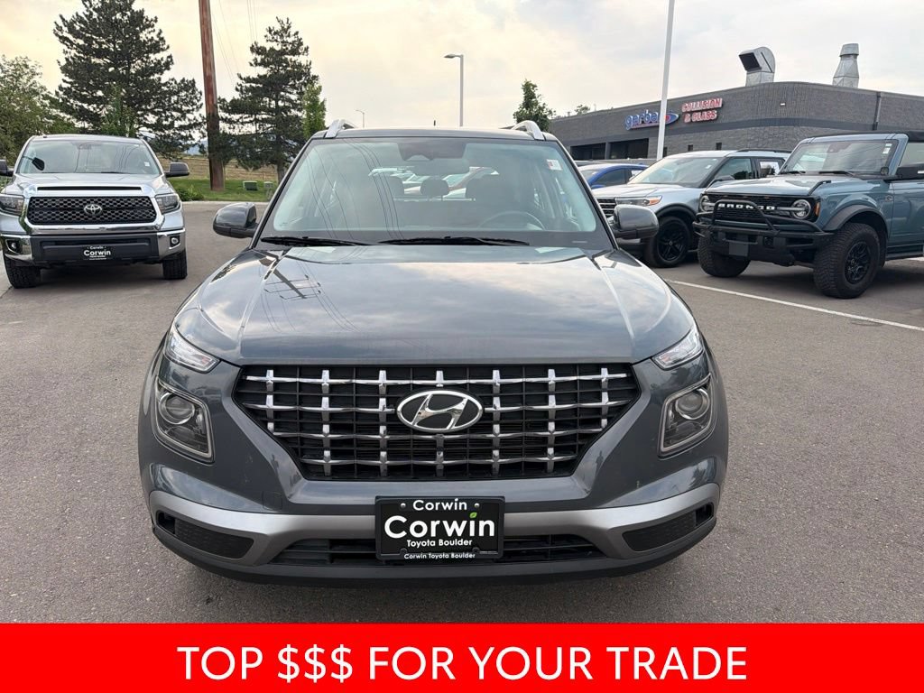 Used 2025 Hyundai Venue SEL FWD image 2