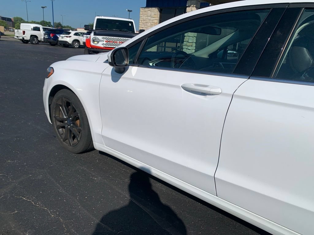 Used 2020 Ford Fusion SE w/ Equipment Group 151A FWD image 10