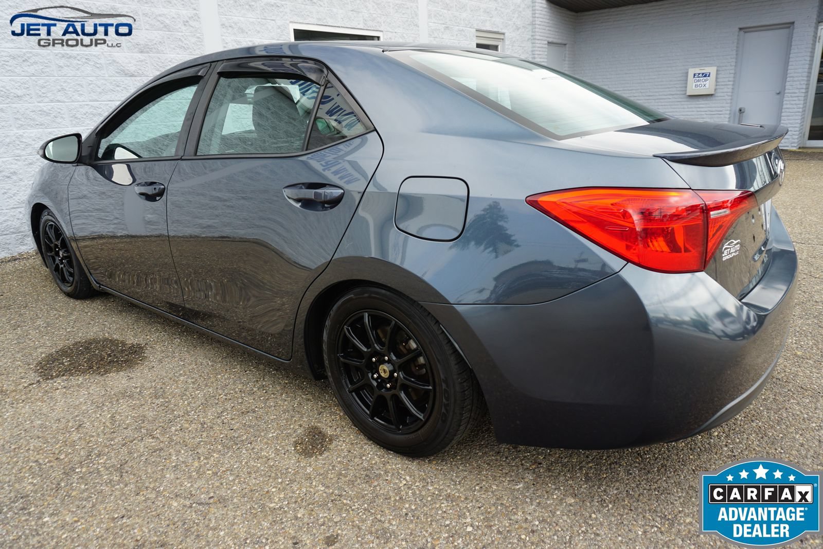Used 2017 Toyota Corolla SE FWD image 8