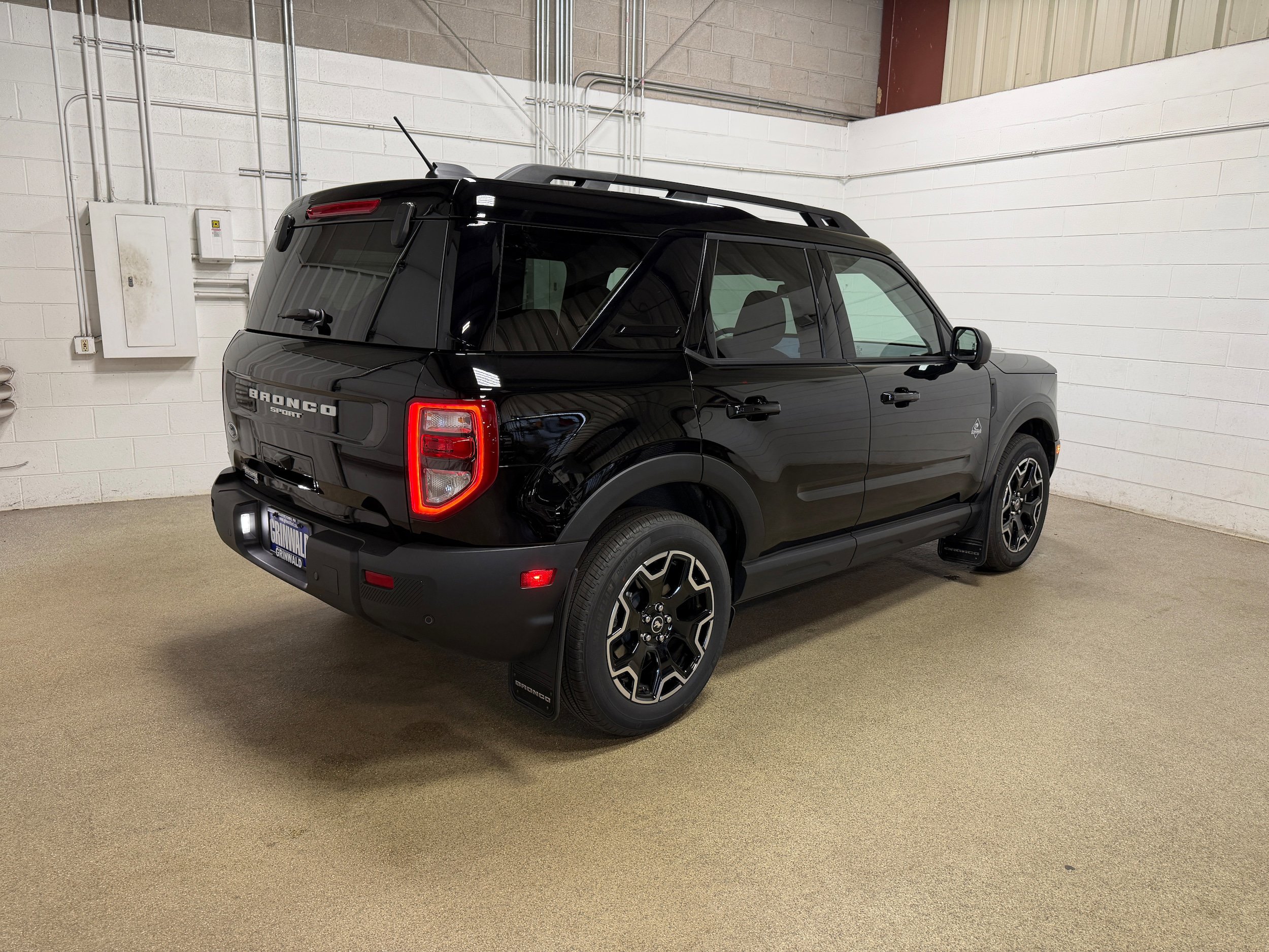 Used 2025 Ford Bronco Sport Outer Banks w/ Outer Banks Tech Package+ AWD/4WD image 8
