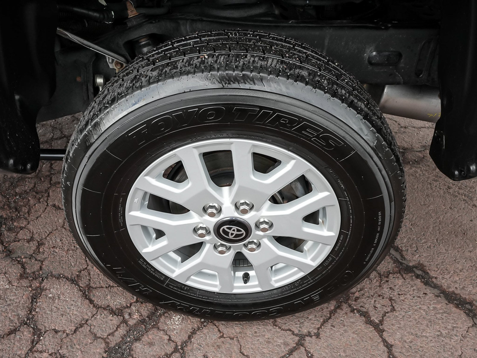 Used 2024 Toyota Tacoma SR5 AWD/4WD image 9