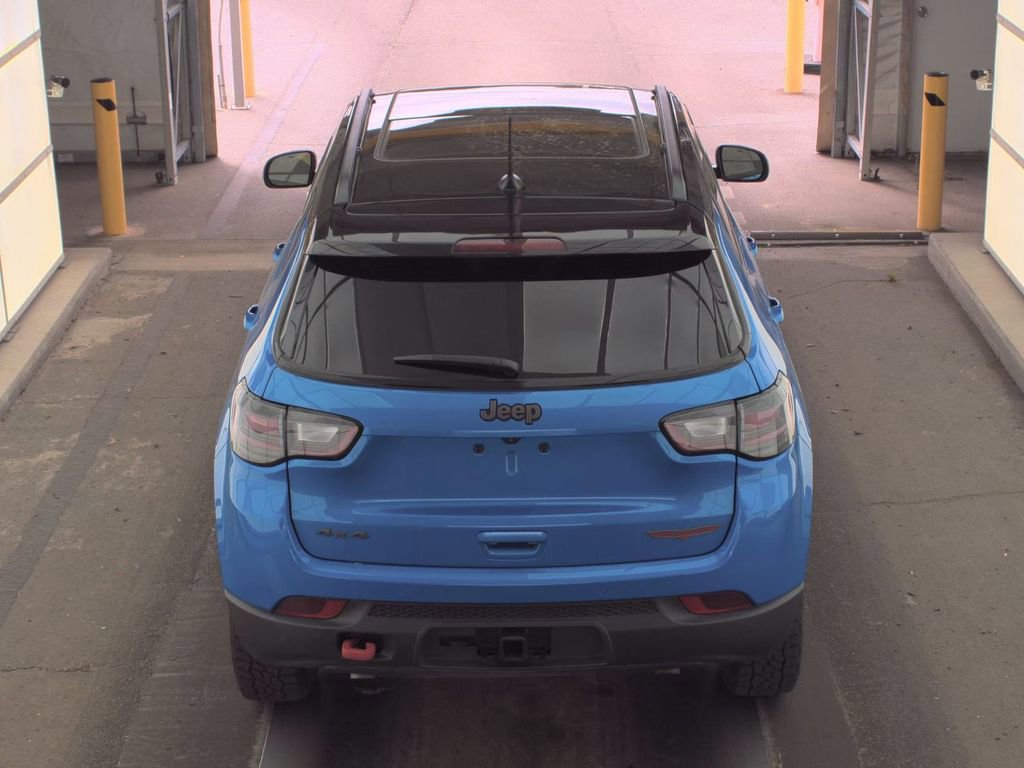 Used 2025 Jeep Compass Trailhawk w/ Trailhawk Elite Group AWD/4WD image 3