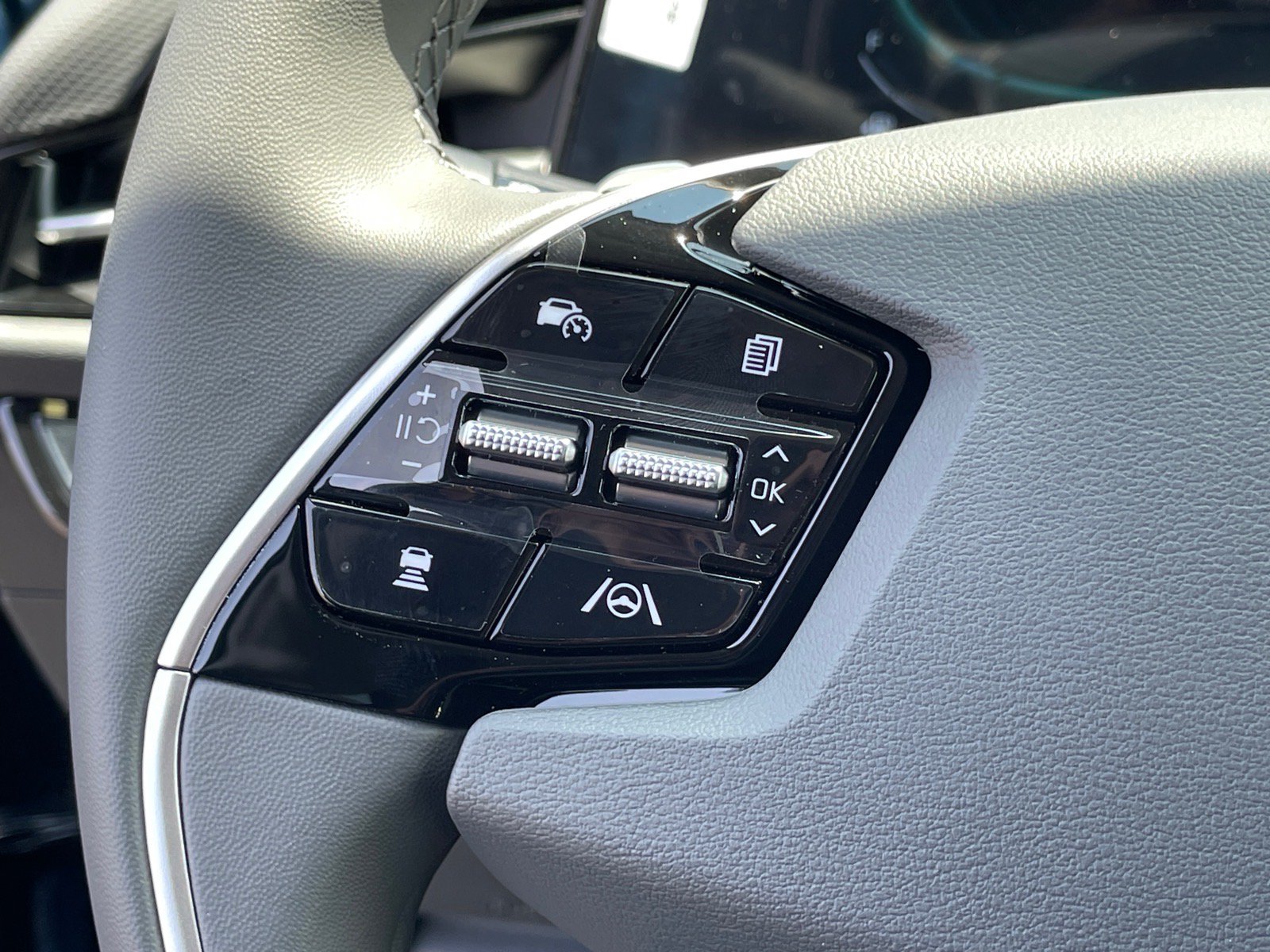 New 2026 Kia Niro EX w/ EX Premium Package FWD image 13
