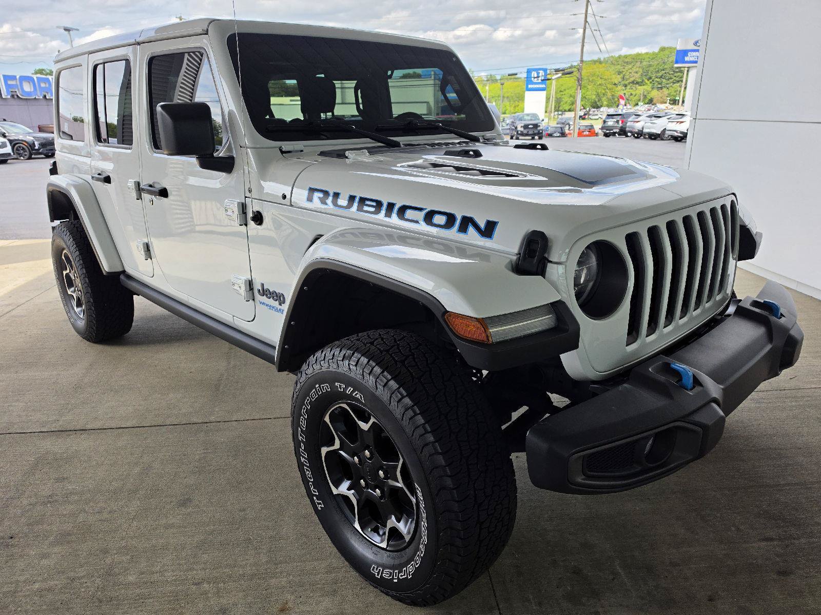Used 2021 Jeep Wrangler Unlimited Rubicon 4xe w/ Cold Weather Group AWD/4WD image 5