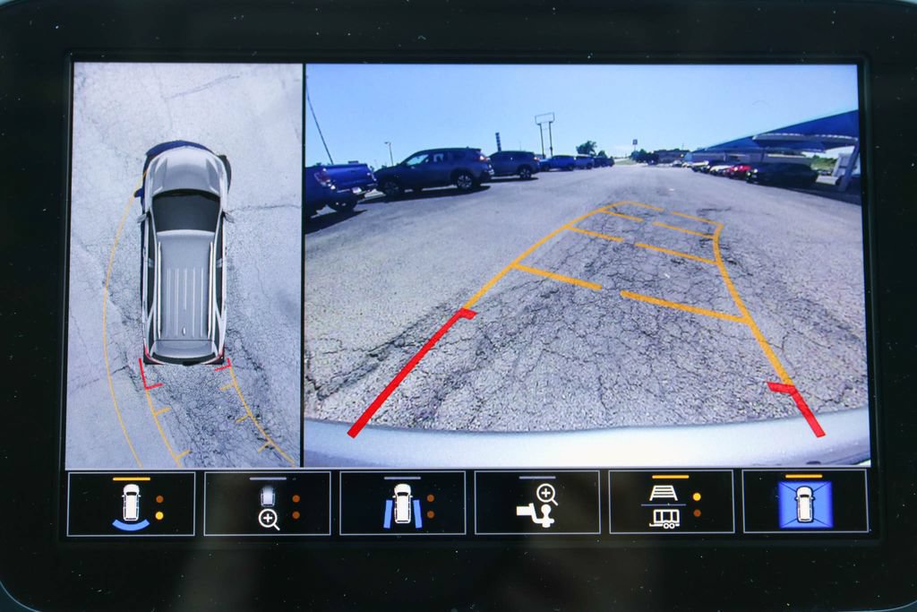 Used 2024 Chevrolet Equinox LT FWD image 24