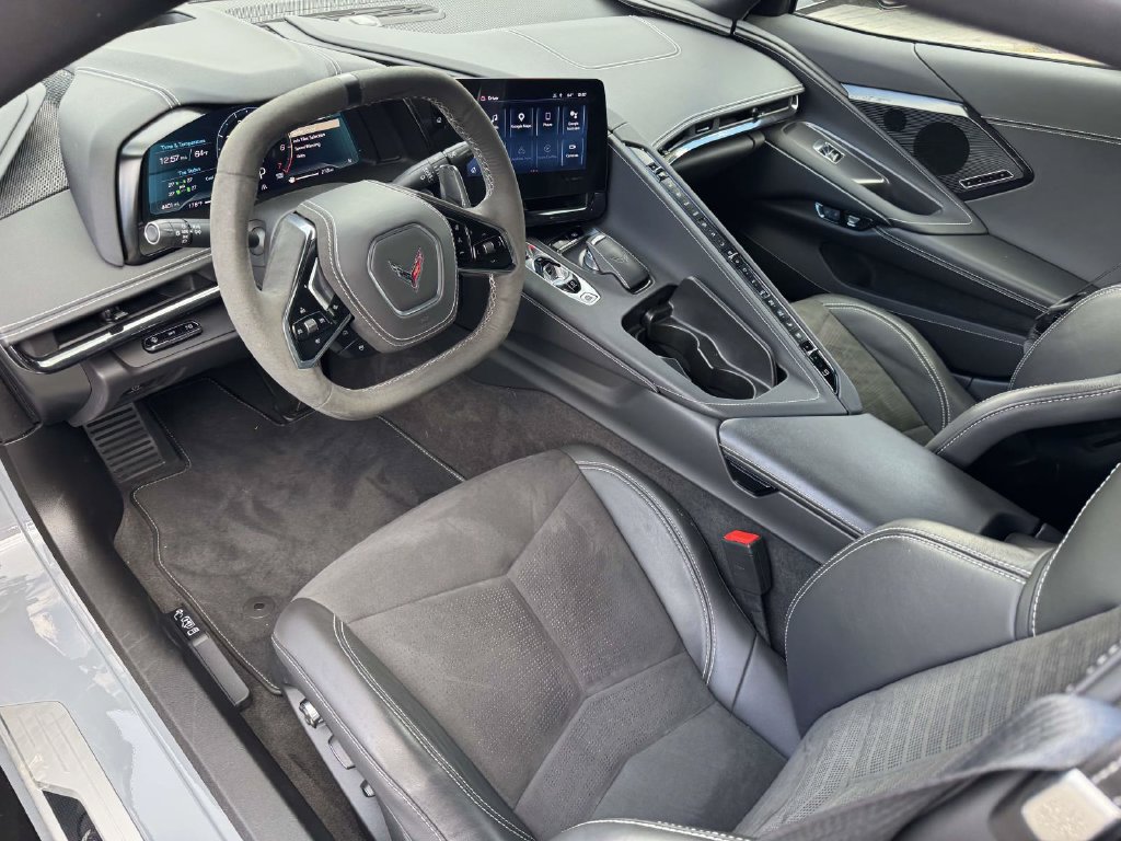 Used 2025 Chevrolet Corvette Stingray Preferred Cpe w/ Z51 Performance Package RWD image 14