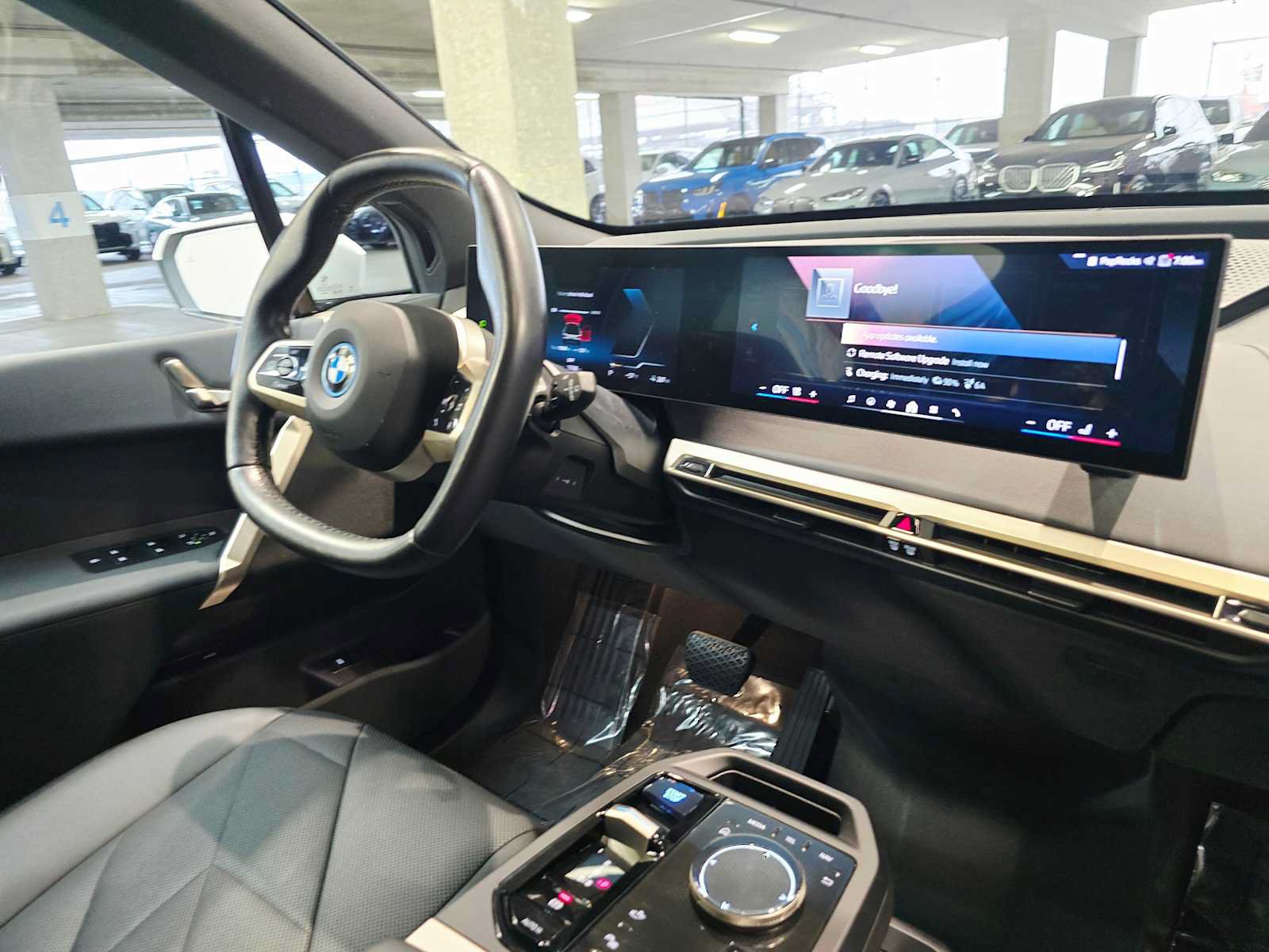 Used 2025 BMW iX xDrive50 AWD/4WD image 27