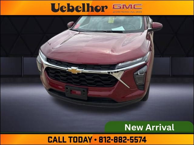 Used 2025 Chevrolet Trax LS w/ LS Convenience Package FWD image 2