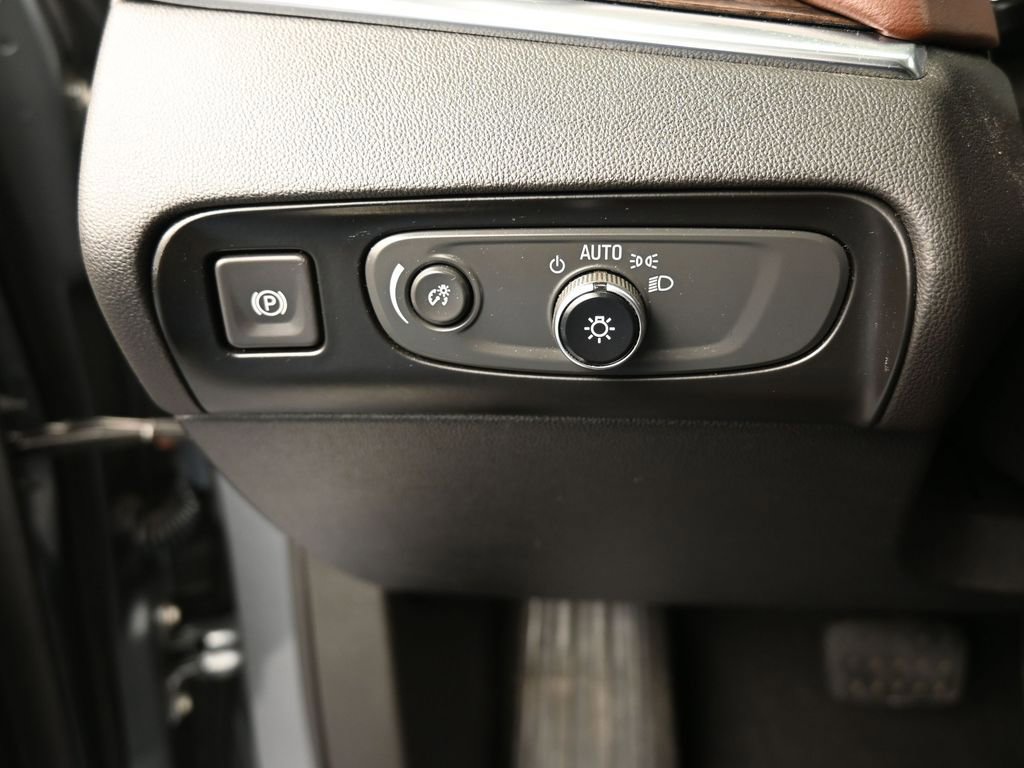 Used 2018 Buick Enclave Avenir w/ Avenir Technology Package image 35