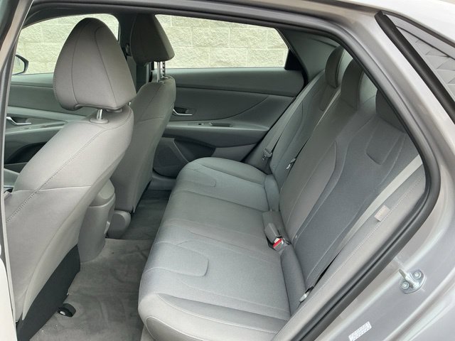 Certified 2024 Hyundai Elantra SE FWD image 30