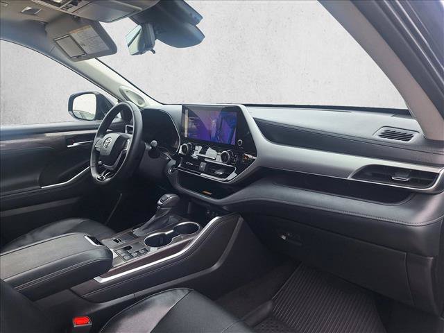 Used 2023 Toyota Highlander Platinum AWD/4WD image 20